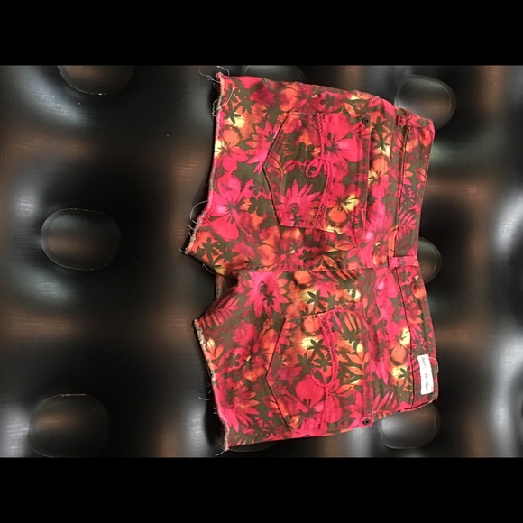 Shorts - Picture 2 of 2